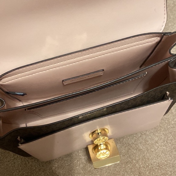 BUNDLE OF 2 DESIGNER BAGS - Picture 8 of 13